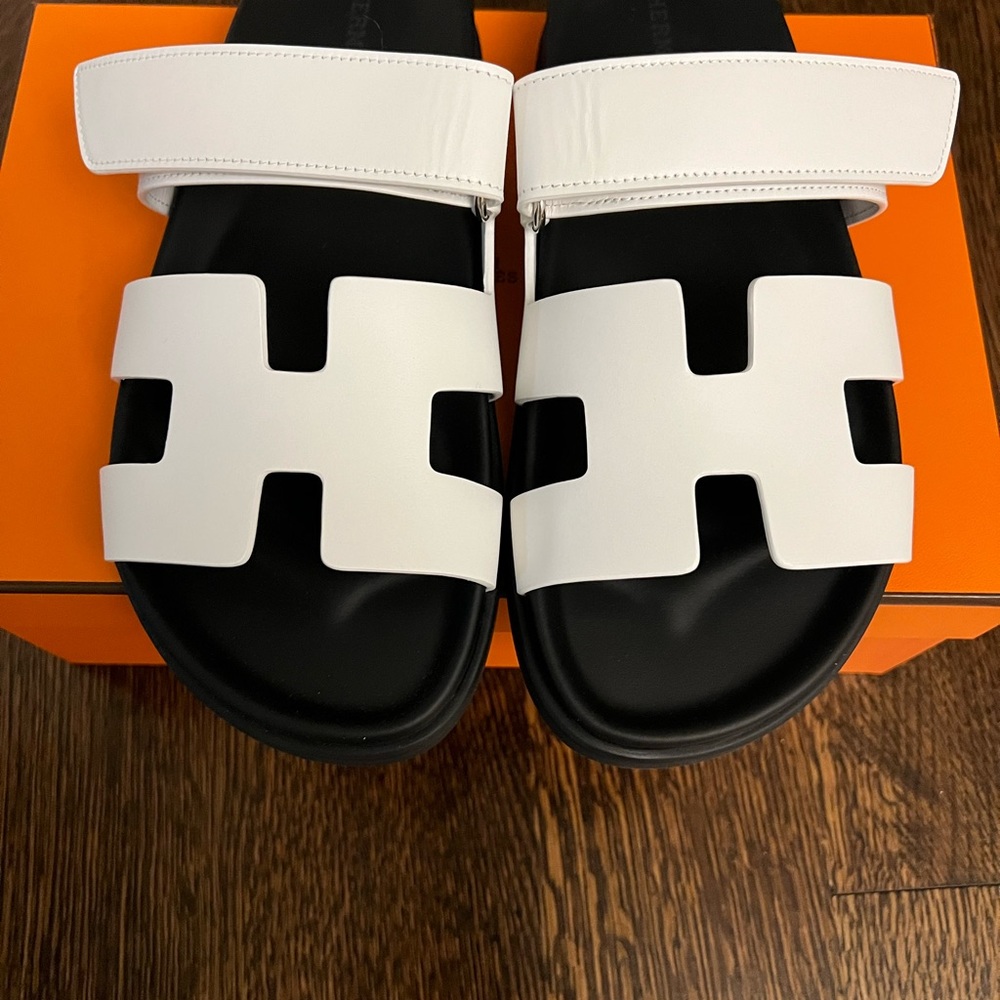 Hermes Chypre White Sandals 38.5 - Picture 3 of 3